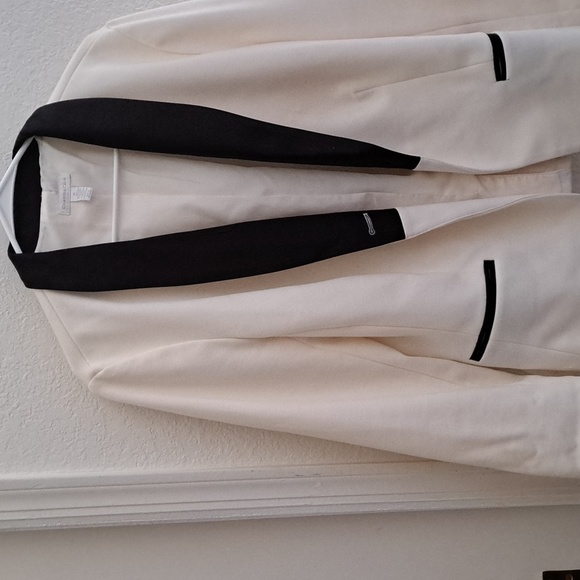 A jacket for business or evening. Never used. Off white n black. - Picture 3 of 4